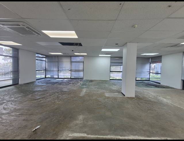 146M² OFFICE TO LET IN SANDHURST